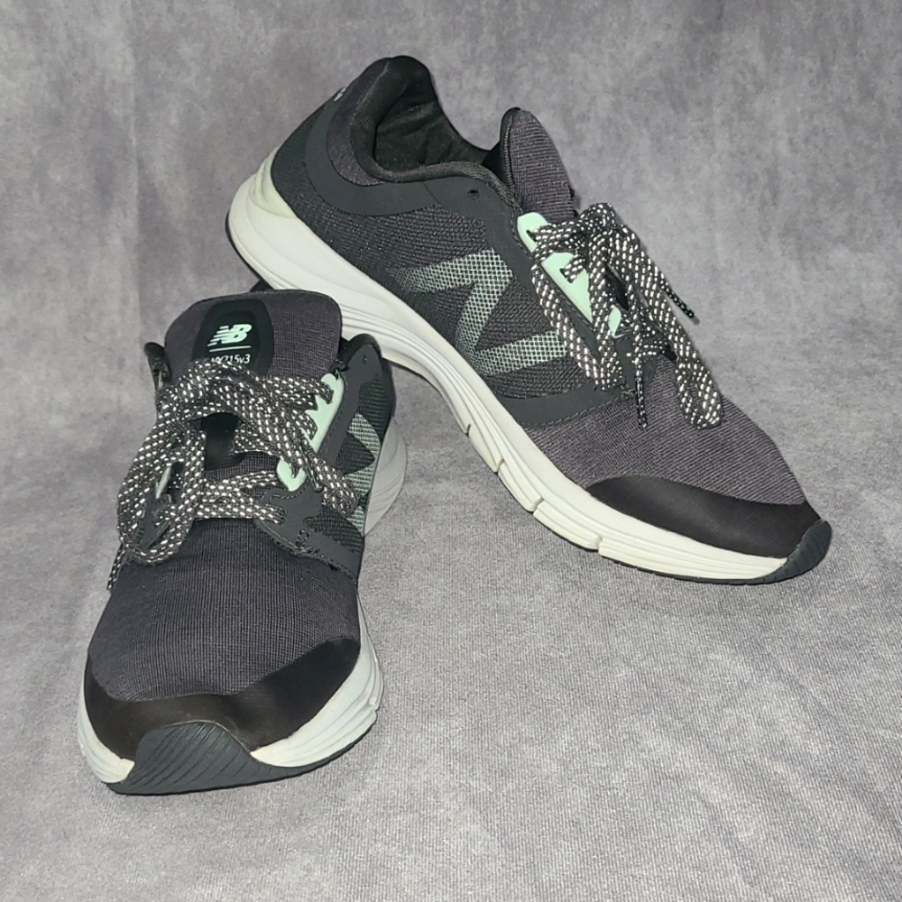 NEW BALANCE 711 V3 Cross Trainer
